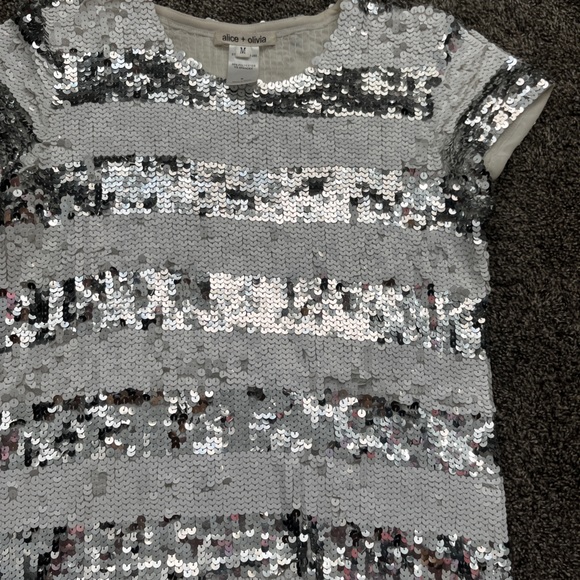 alice + olivia sequin striped short sleeve shirt grey white - Picture 4 of 6